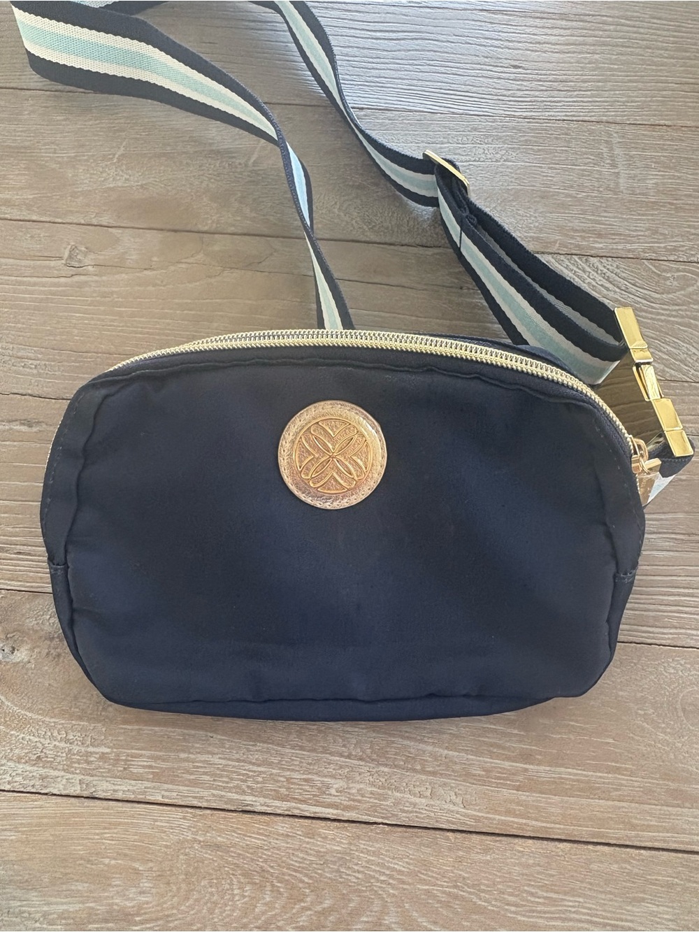 Lilly Pulitzer Jeanie True Navy Belt Crossbody Bag - Picture 6 of 8